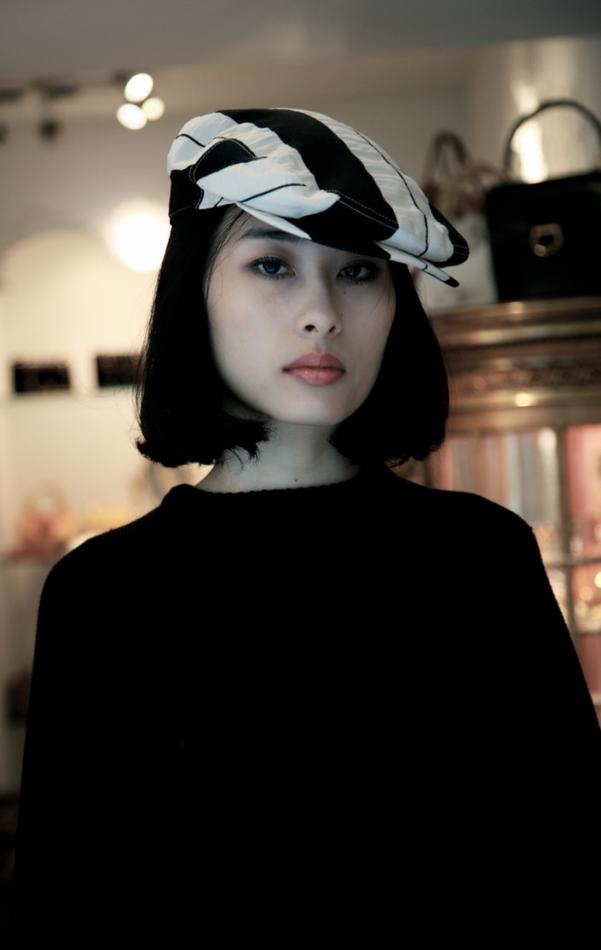 極美品 エルメス 春の装いサントノーレチャーム ベレー帽 ブラック 57 